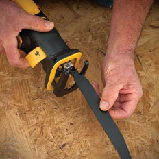 Scie Sabre DEWALT DCS367N 18V XR Brushless | Machine Seule